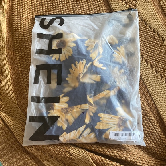 Sunflower romper - Picture 3 of 3